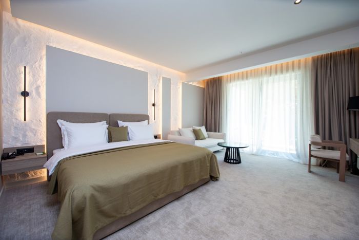 Superior room land view