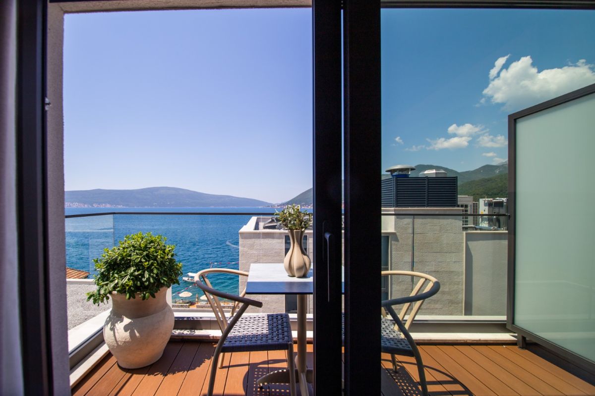 Standard Room Side Sea View — 14