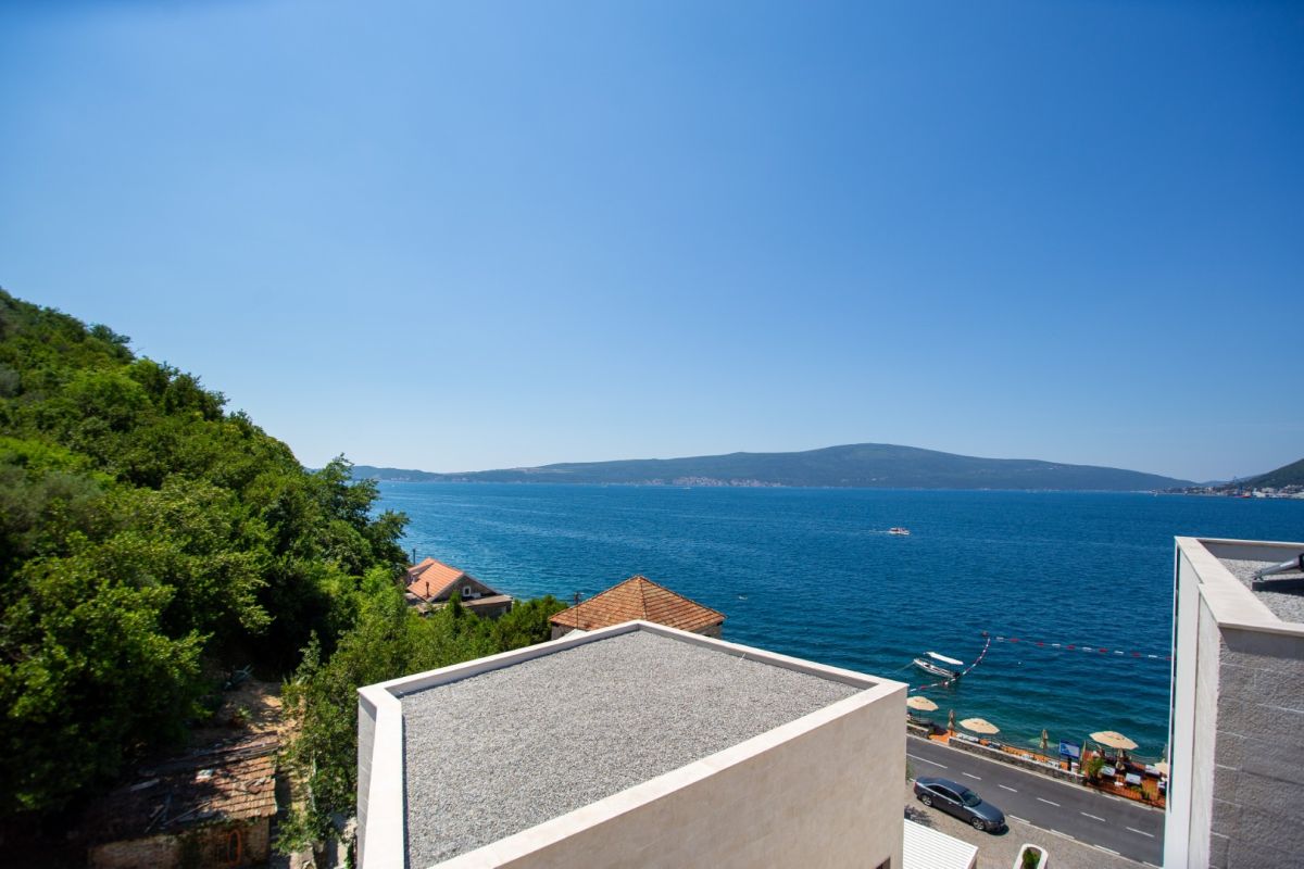 Standard Room Side Sea View — 19