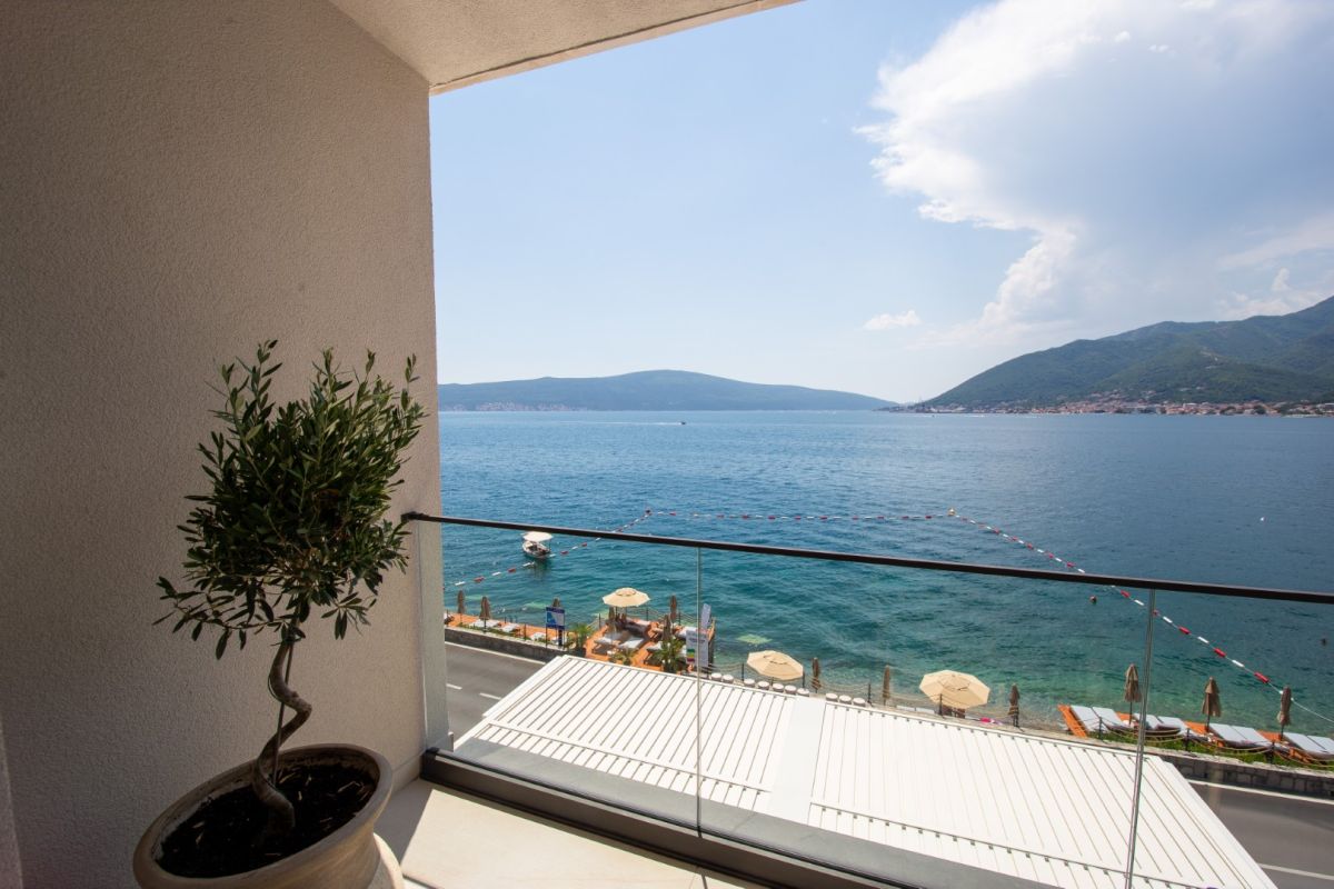 Deluxe Room Sea View — 11
