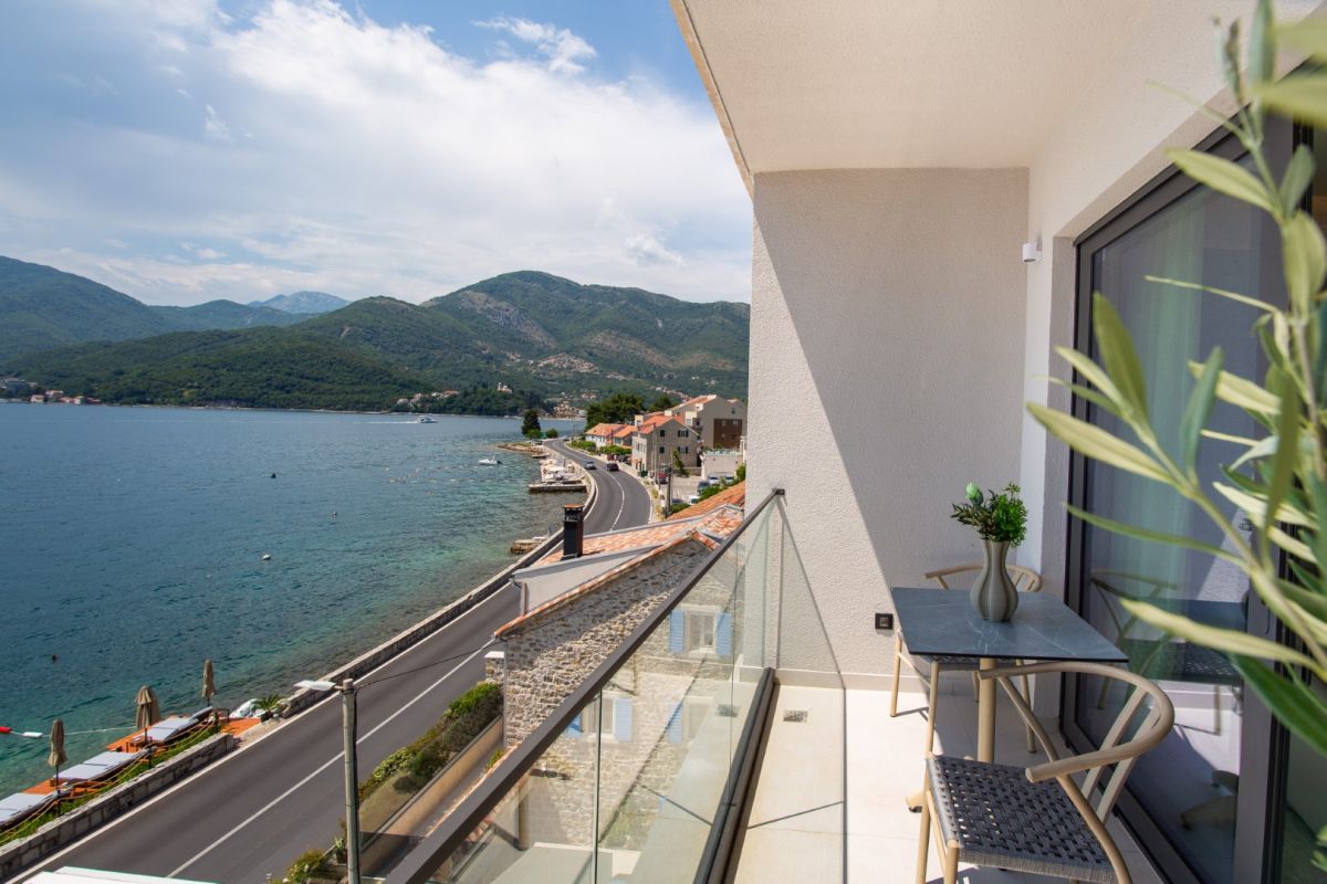 Deluxe Room Sea View — 12