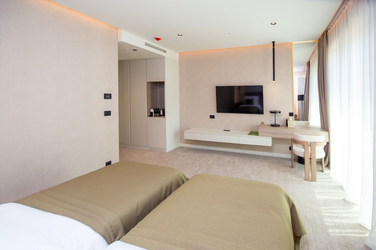 Standard Room Land View — 5