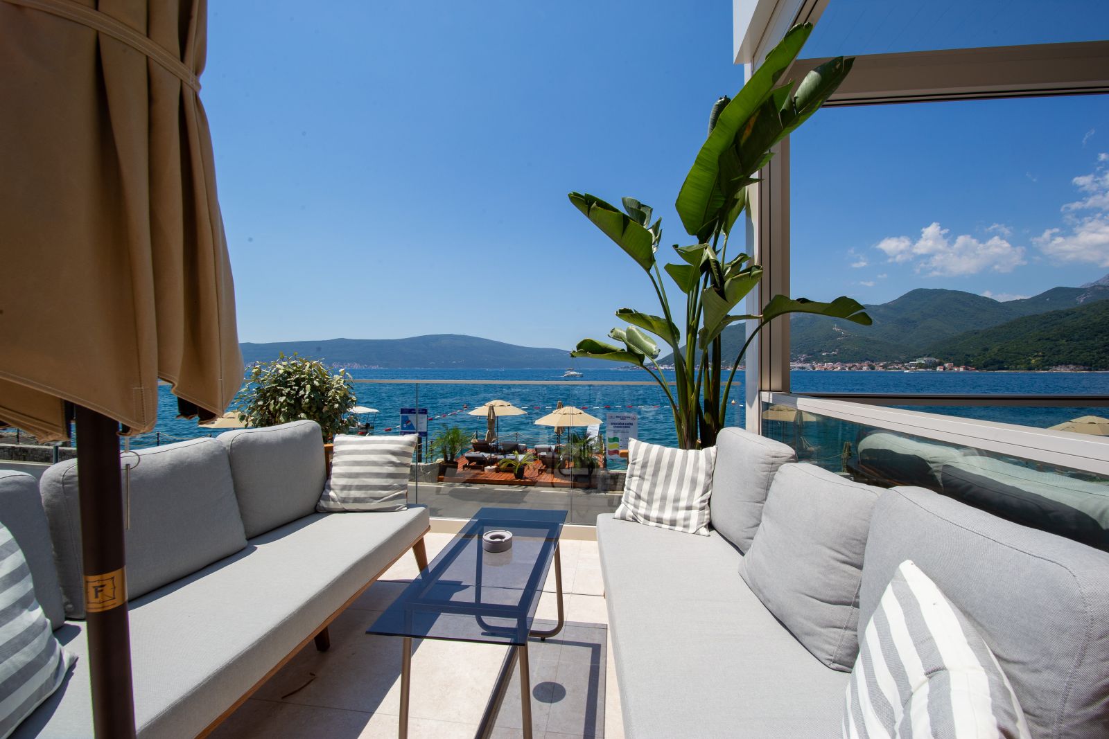 Lounge corner above the sea
