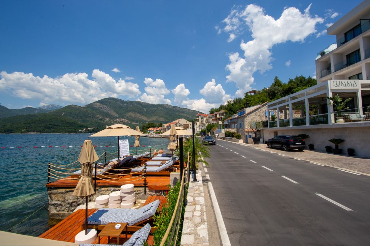Beachside service from Lumma